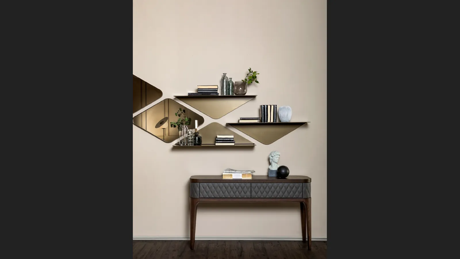 Mensola Matrix shelf con specchi romboidali di Tonin Casa